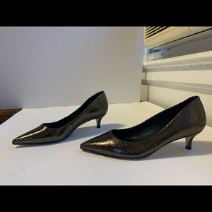 Paten leather kitten hill dark bronze color shoes